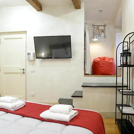 Fram Navona 1 روما